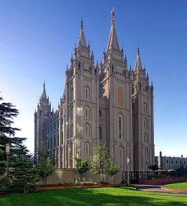 544px-Salt_Lake_Temple,_Utah_-_Sept_2004-2