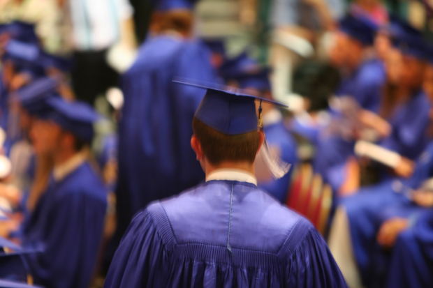 Student Receives Standing Ovation for Defying Attempts to Stop Graduation Prayer