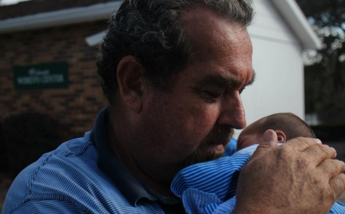 Mother Who Chose Life Brings Baby Back to Abortion Facility to Thank Sidewalk Counselor