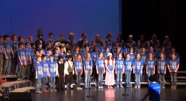 Thousands Attend 5th Grade ‘In God We Trust’ Musical to Fight Back Against Atheist Complaint