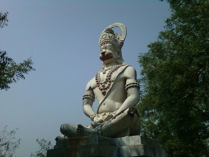Hindu Organization Seeks to Place Statue of ‘Monkey King’ Near Ten Commandments Monument