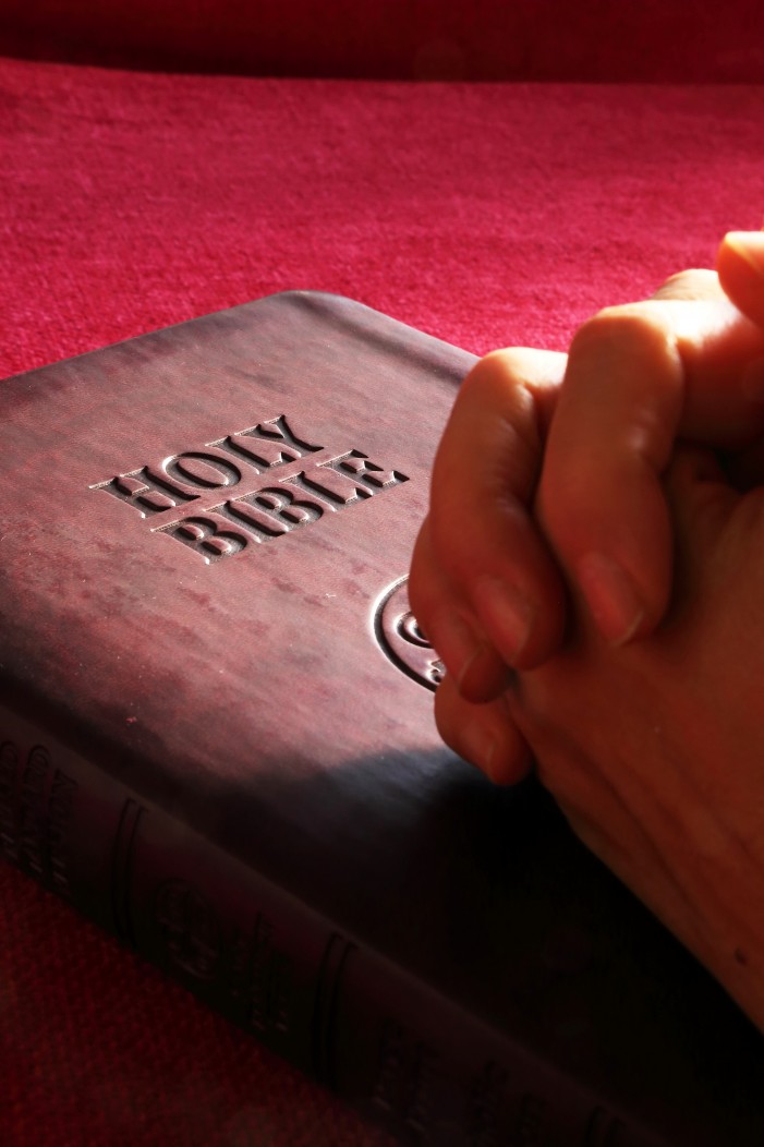 Town at Center of Supreme Court Prayer Ruling Issues Policy That May Ban Atheist Invocations
