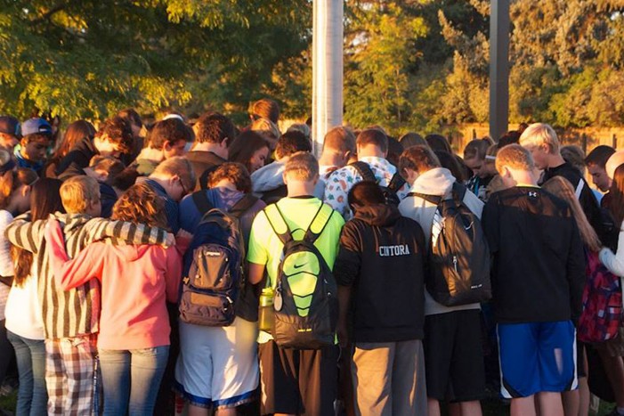Students Worldwide Gather in Prayer at School Flagpoles for ‘See You at the Pole’ Day