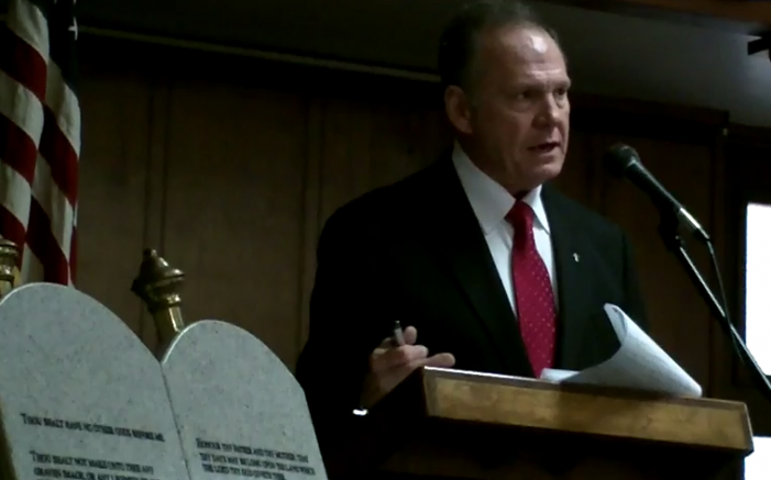 Ten Commandments Judge: City ‘Foolish’ for Allowing Atheist, Wiccan Prayers at Council Meetings