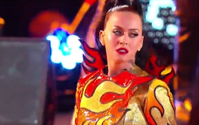 Katy Perry Promotes Experimenting With Lesbianism to Millions During Super Bowl XLIX