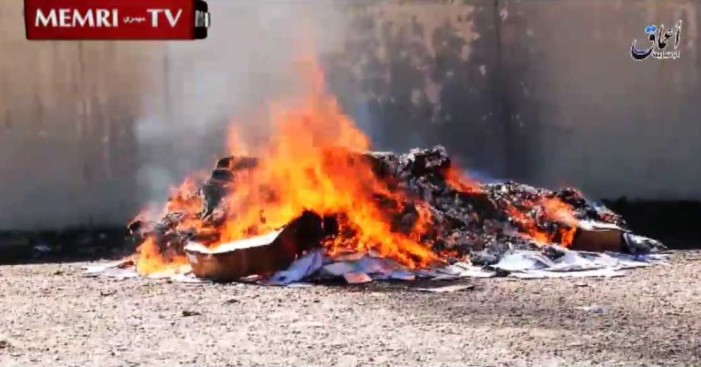 New Video Shows ISIS Burning Bibles, ‘Christian Instruction Books’ in Iraq