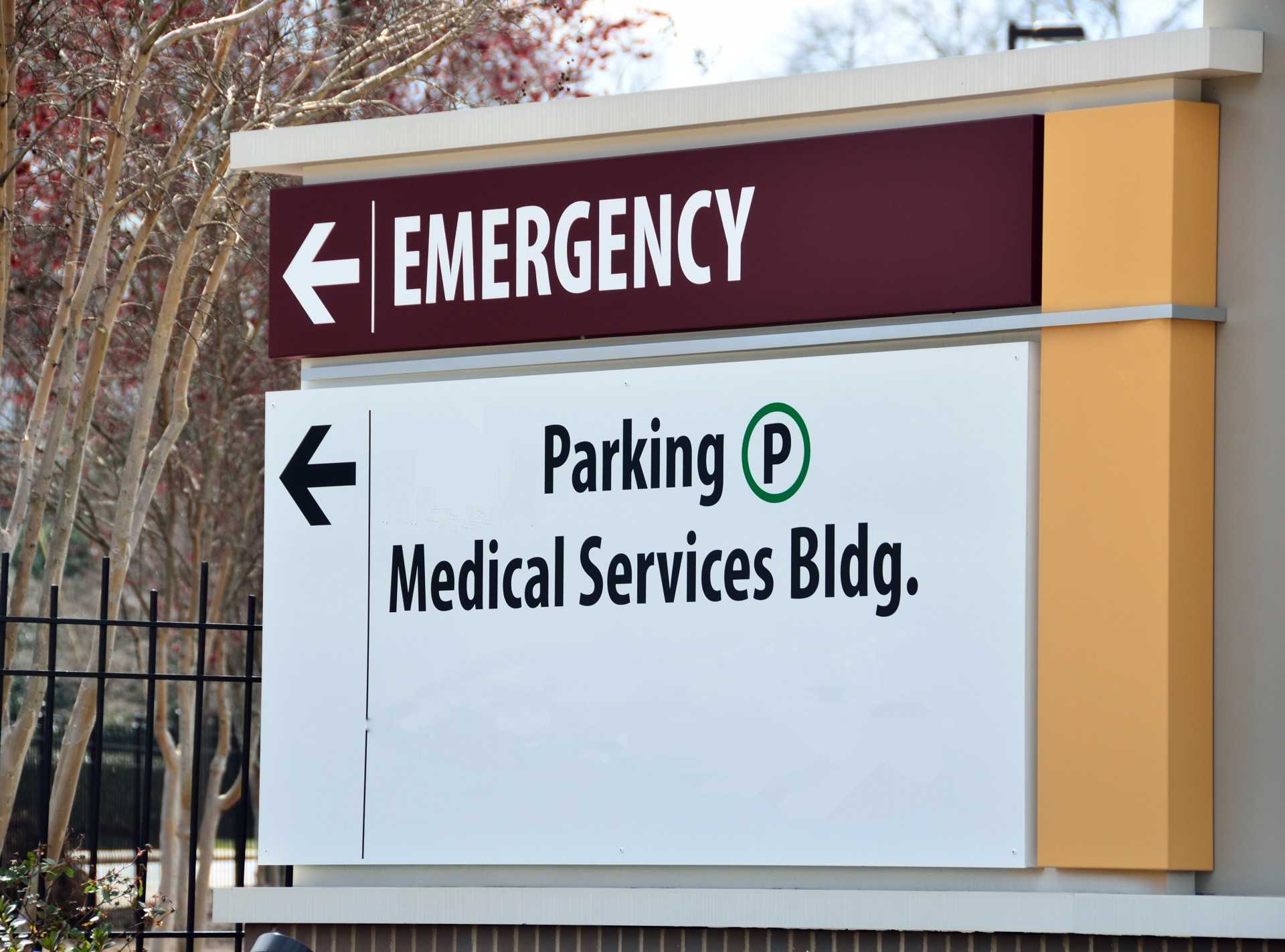 hospital-sign-compressed