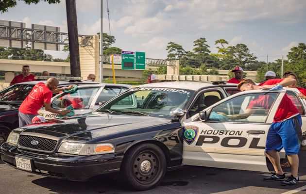 Former Inmates, Now Born Again, Clean Cars to Thank the Police