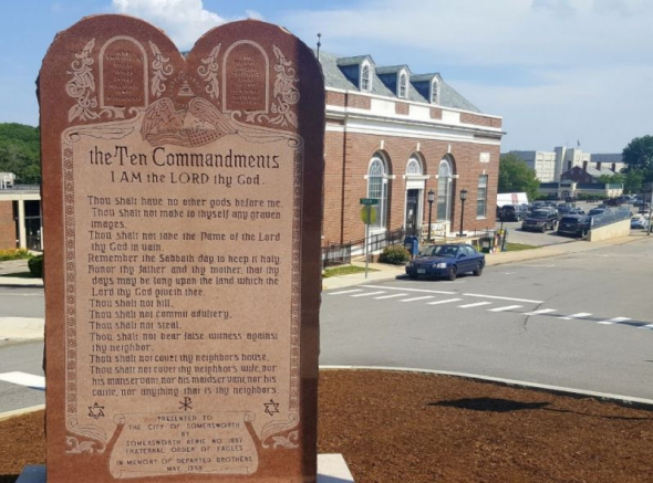 Atheist Flag to Be Raised Over New Hampshire Ten Commandments Monument