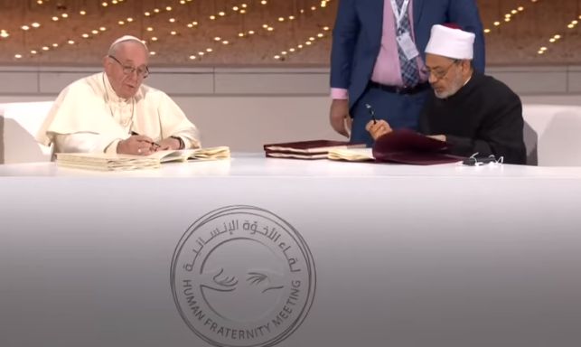 ‘Pope Francis,’ Islamic Imam Sign Declaration Calling for World Peace, ‘Dialogue Among Believers’