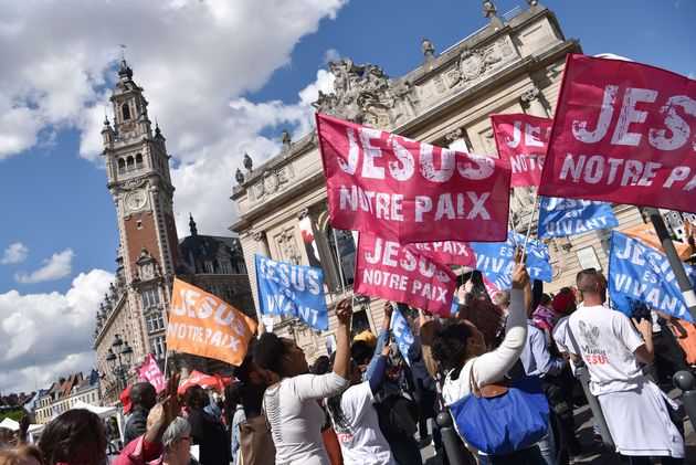 Thousands of Christians March for Jesus in France