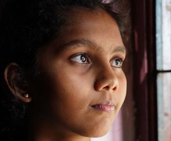 Sri Lankan Girl Who Lost Mother in Bomb Attack on Church Reads Scripture to Illiterate Father