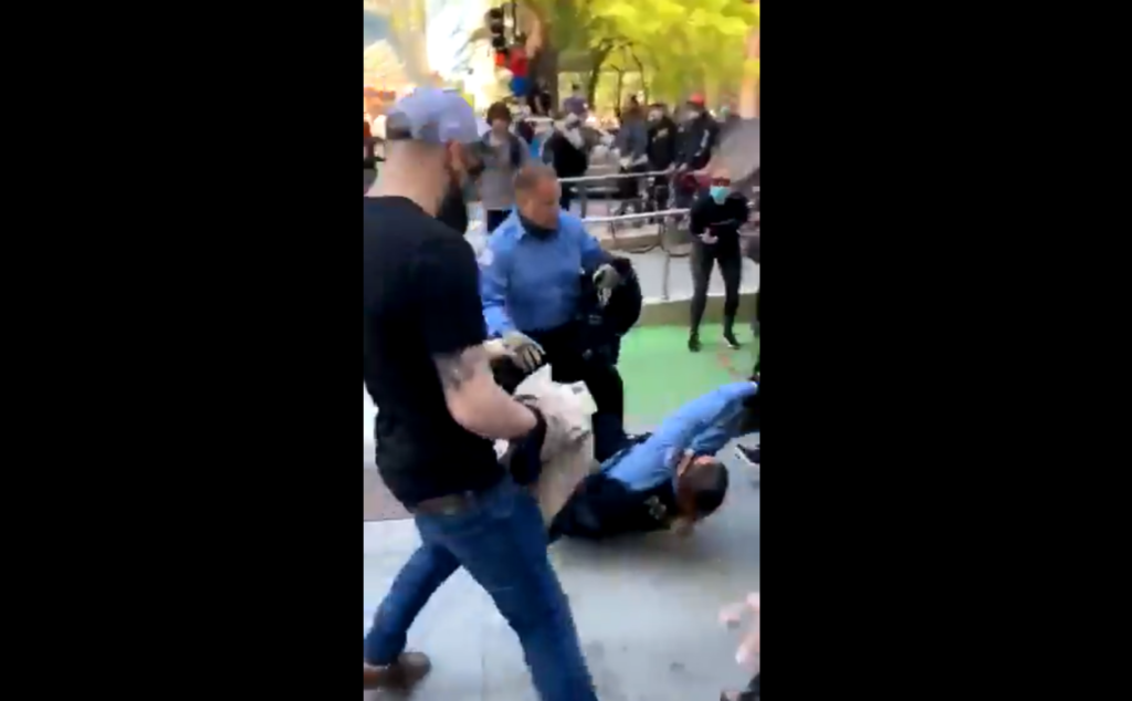 Video Shows Lawless Mob Dragging Chicago Police Officers Around, One ...