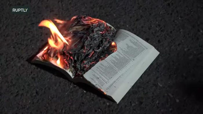 Black Lives Matter Protesters Burn Bibles in Bonfire Outside Portland Courthouse: Video
