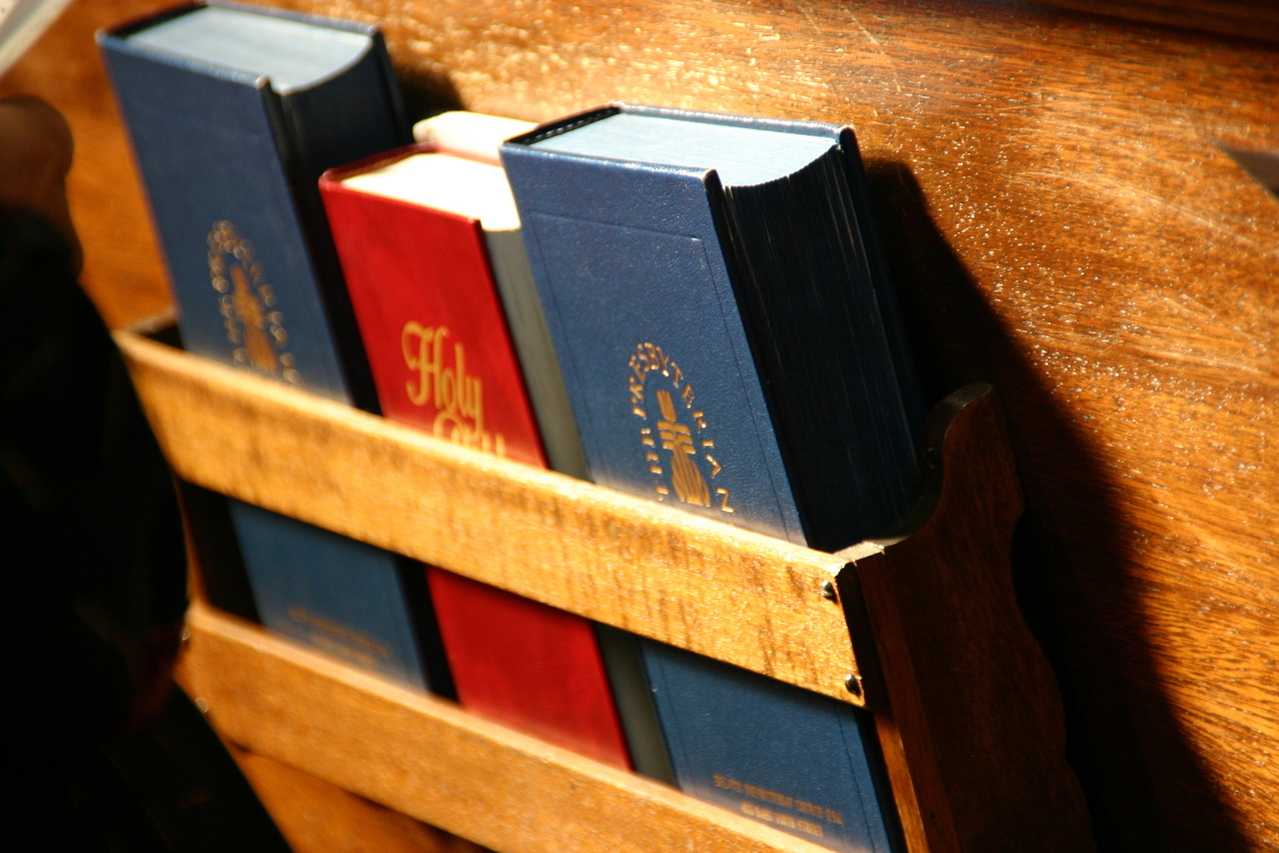 Church Pew Credit Anissa Thompson FreeImages-compressed