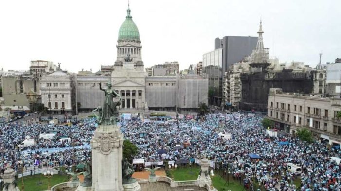 Thousands of Argentinians March Against Draft Law to Legalize Abortion