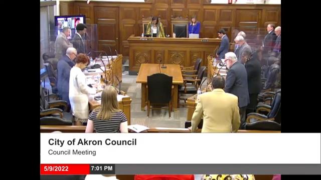 Atheist activist group urges Akron, Ohio to end prayer at city council meetings