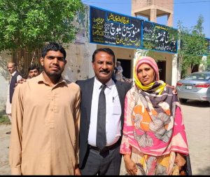 Musarrat Bibi (right) with attorney Lazar Allah Rakha (center) and Muhammad Sarmad after their acquittal in Pakistan. (Christian Daily International-Morning Star News)
