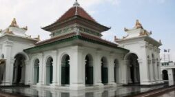 Hundreds of Muslims Protest Church Construction in Indonesia