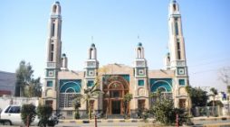 Christian Woman in P...