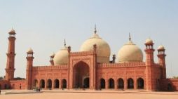 Police Said to Enabl...