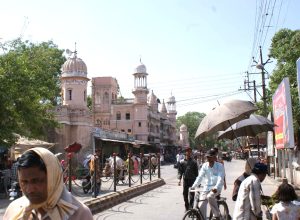 Khandwa Railway Station, Madhya Pradesh state, India. (Camaal, Creative Commons)