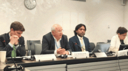 Pakistan Urged to Pr...